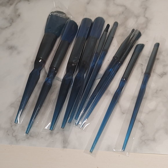 Teal Blue Makeup Brush Set - Picture 4 of 5